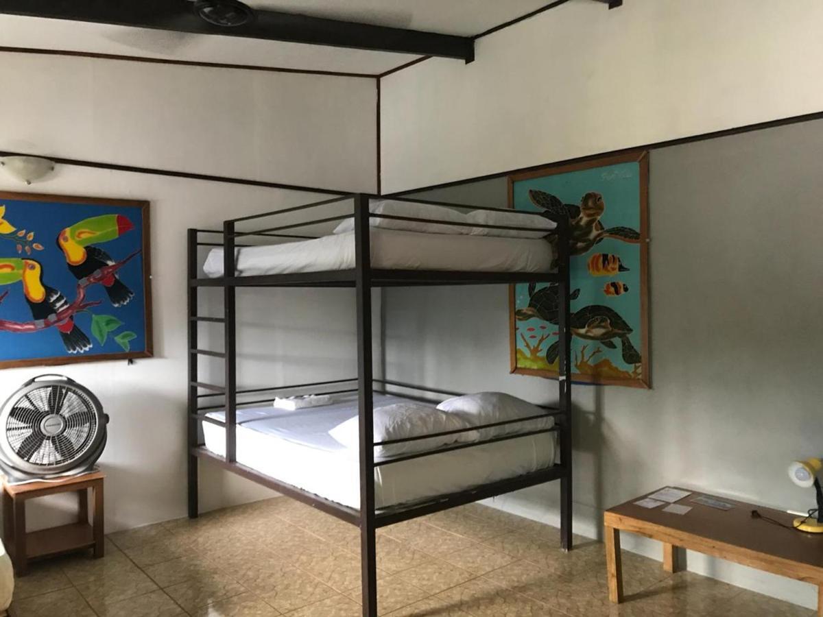 Be My Guest Cabinas Puerto Viejo de Talamanca Eksteriør billede